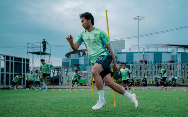 Thumbnail Berita - Kadek Raditya Tinggalkan Persebaya, Dirumorkan Merapat ke Persis