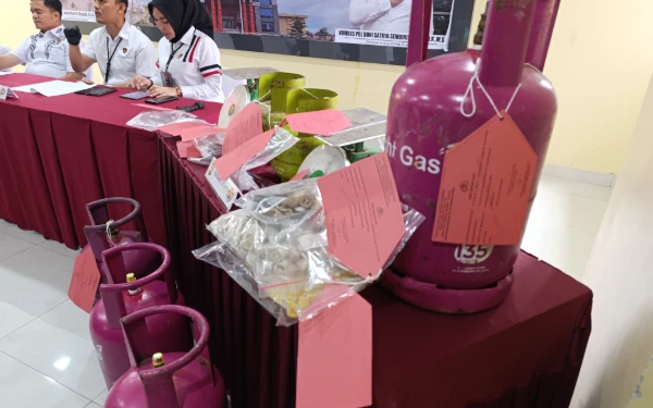 Thumbnail Berita - Aktivitas Ilegal Konversi LPG Terbongkar di Kalidoni Palembang, Polisi Amankan Empat Tersangka