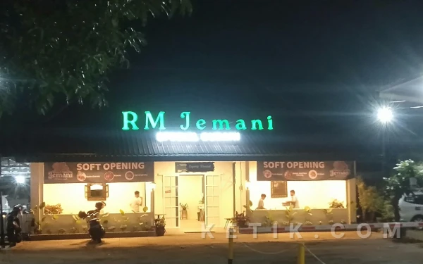 Thumbnail Berita - Keren! Berdiri di Bangunan Heritage, Rumah Makan Jemani Juga Hadirkan Galeri Pembalap Dunia