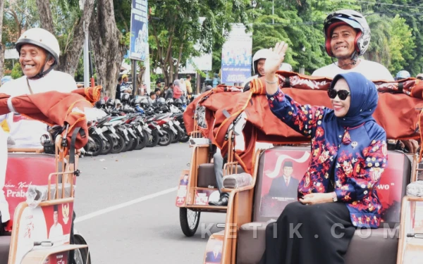 Thumbnail Berita - Becak Listrik Presiden Bikin Senyum Lansia Pejuang Nafkah Sidoarjo