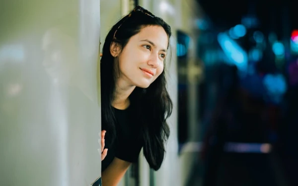 Thumbnail Berita - Pevita Pearce Gabung 5 cm: Revolusi Hati, Balik Jadi Dinda?