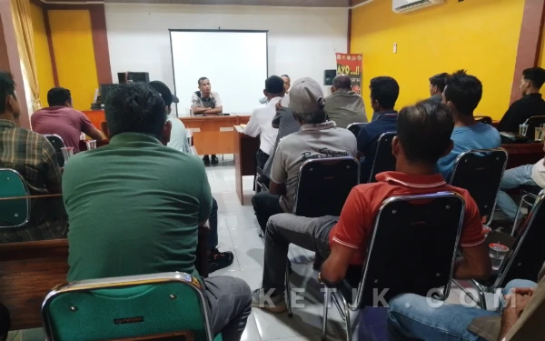 Thumbnail Berita - Warga Pertampakan Sampaikan Laporan Pengaduan Kecurangan Dana Desa ke Inspektorat Aceh Singkil