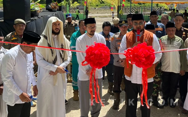 Thumbnail Berita - Bassam Kasuba Resmikan Masjid Madinahtul Hidayah, Menyulam Iman dan Pembangunan Berkelanjutan di Obi