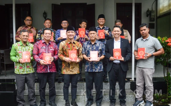 Thumbnail Berita - Bupati Lebak Terima Bantuan 1.000 Mushaf Al-Qur’an, Dorong Pemberantasan Buta Aksara Mengaji