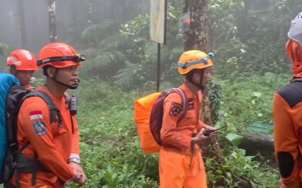 Tim SAR Gabungan Pastikan Seluruh Korban Pesawat ATR 42-500 di Bulusaraung Pangkep Ditemukan