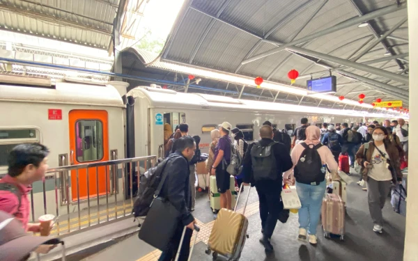 Thumbnail Berita - Siap-siap Mudik! Tiket KA Lebaran 2026 Daop 8 Surabaya Mulai Dijual 25 Januari, Cek Jadwalnya di Sini