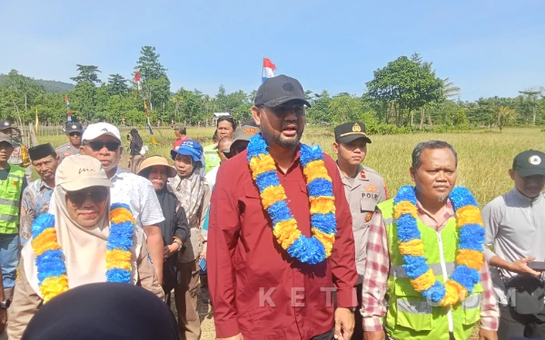 Thumbnail Berita - Bupati Halsel Acung Jempol Kolaborasi Petani, BPP, dan Harita Nickel di Panen Raya Obi