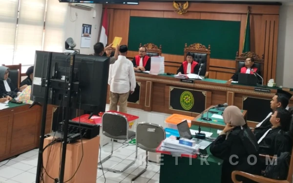 Thumbnail Berita - Pusaran Instruksi dan Siasat Hibah di Balik Pilkada Sleman: Kesaksian "Panas" Harda Kiswaya