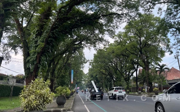 Thumbnail Berita - Kota Malang Dilanda Angin Kencang, Waspadai Cuaca Ekstrem!