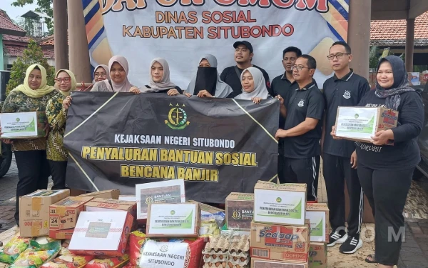 Thumbnail Berita - Kejaksaan Negeri Situbondo Salurkan Bantuan Sosial Untuk Korban Banjir Besuki