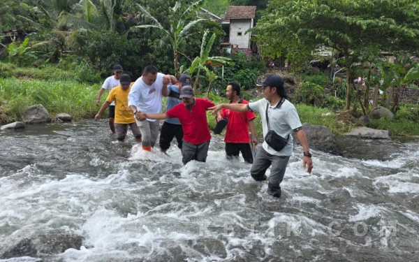 Thumbnail Berita - Jembatan Putus Total, Bupati Situbondo Sebut Ada 1.500 Warga Terisolir
