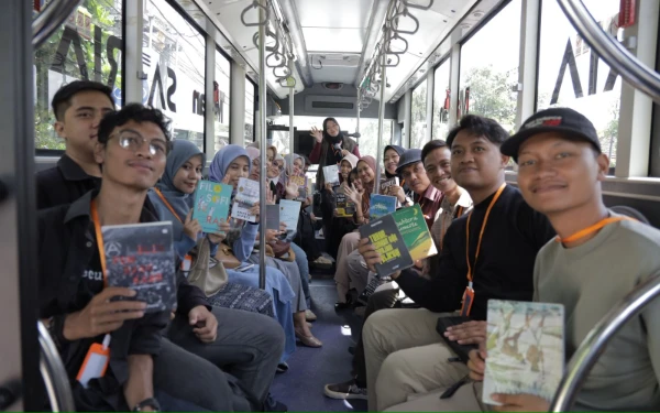 Thumbnail Berita - Tak Lagi Monoton, Disarpus Kota Kediri Hadirkan TransLiteria: Pengalaman Baca Buku Sambil Jalan-jalan