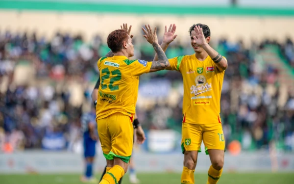 Thumbnail Berita - Misi Balas Dendam Sukses, Persebaya Libas PSIM 3-0