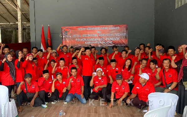 Thumbnail Berita - PAC PDI Perjuangan Ponggok Blitar Matangkan Regenerasi, Enam Nama Muncul dari Bawah