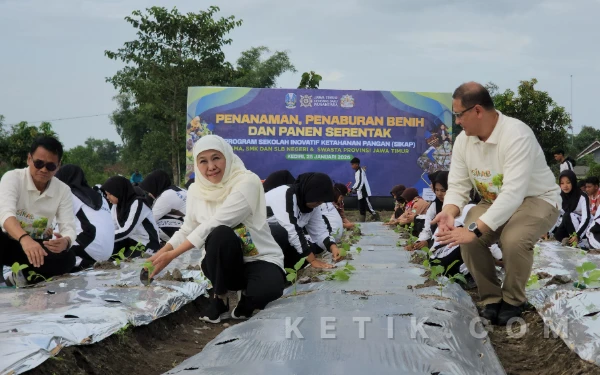 Thumbnail Berita - Datang ke Kediri, Gubernur Khofifah Dorong Sekolah Jadi Motor Ketahanan Pangan