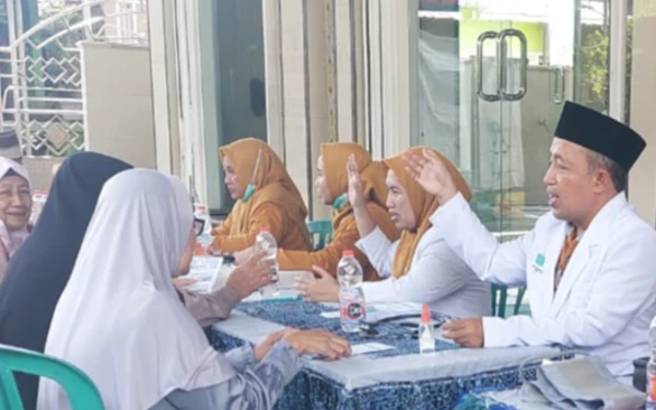 Thumbnail Berita - Peringat Satu Abad NU,  RSI Nyai Ageng Pinatih, Gresik Gelar Baksos Kesehatan