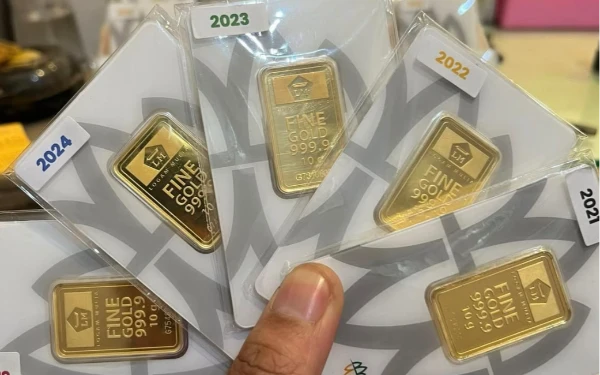 Thumbnail Berita - Harga Emas Antam Cetak Rekor Tertinggi, Tembus Rp2.917.000 per Gram