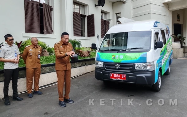 Thumbnail Berita - Makin Sat-Set Kejar Target PAD, Wali Kota Malang Serahkan Mobil Operasional Layanan PKB