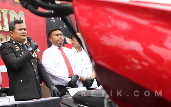 Thumbnail Berita - Polres Jombang Dalami Keterlibatan Kades Sumbersari Soal Pengalihan Alsintan Combine Harvester Bantuan DPRD Jatim