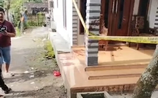 Thumbnail Berita - Perkelahian Dua Saudara di Jember, Kakek 67 Tahun Tewaskan Tetangga Diduga karena Warisan