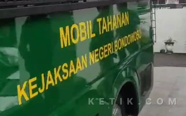 Thumbnail Berita - Hibah Seragam Diduga Disunat, Ketua GP Ansor Bondowoso Masuk Jerat Hukum