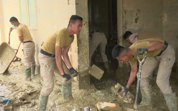 Thumbnail Berita - Bergerak Nyata! 2 Angkatan Praja IPDN Se-Indonesia Terjun ke Aceh, Fokus Bersihkan Fasilitas Pemerintahan