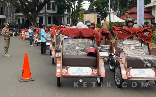 Thumbnail Berita - Apakah Becak Listrik Bisa Mangkal di Alun-alun Merdeka? Begini Penjelasan Dishub Kota Malang