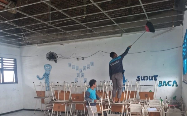 Thumbnail Berita - Pemkot Surabaya Ganti Material Bangunan SMPN 60 Lebih Ringan