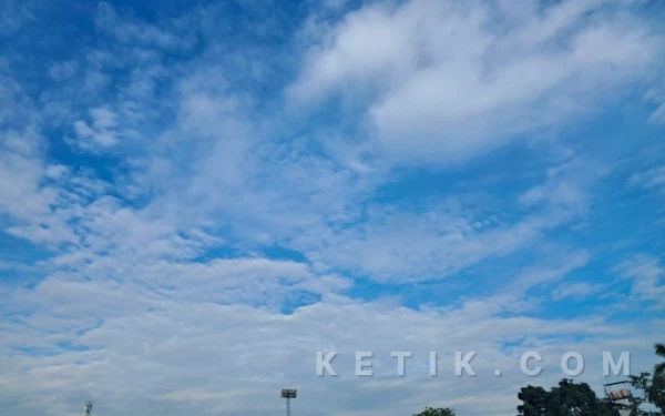 Thumbnail Berita - Prakiraan Cuaca Hari Ini 29 Januari 2026: Surabaya Berawan, Madiun Hujan Ringan