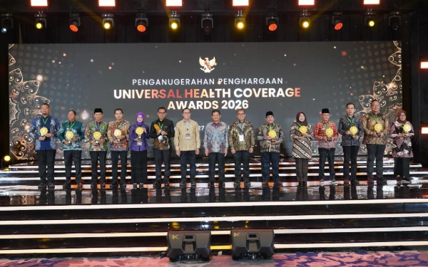 Thumbnail Berita - Peserta JKN Kota Kediri Capai 99,21 Persen, Mbak Wali Terima UHC Award 2026