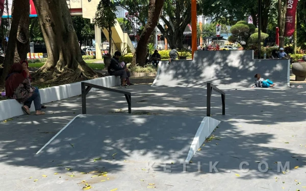 Thumbnail Berita - Skater Malang Merapat! Skatepark Alun-Alun Merdeka Makin Proper Buat Latihan