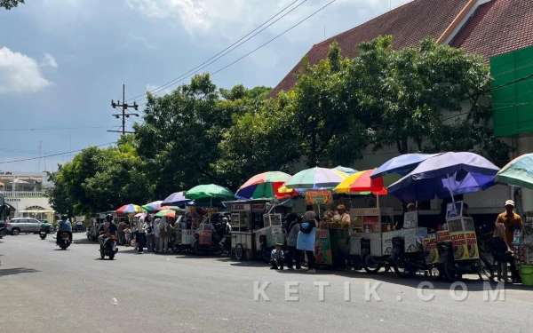 Thumbnail Berita - DPRD Kota Malang Usul Pembebasan Lahan untuk Relokasi PKL Alun-Alun Merdeka