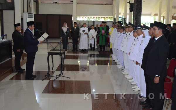 Thumbnail Berita - Isi Jabatan Kosong, Bupati Bondowoso Pasang Garis Tegas