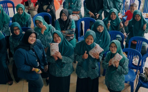 Thumbnail Berita - Program SEKAR-GO KKN-BBK 7 UNAIR Bantu UMKM Desa Sekarkurung Masuk E-Commerce