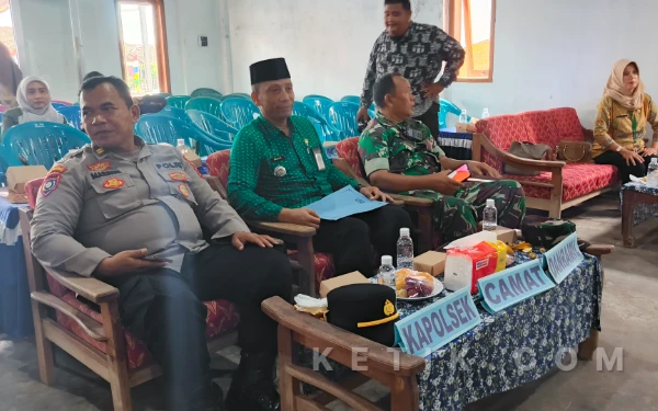 Thumbnail Berita - Camat Ulujami Hadiri Pelantikan Dua Perangkat Desa Blendung, Pesankan Profesionalitas Pelayanan