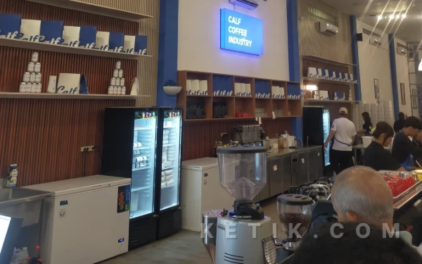 Thumbnail Berita - Kopi Calf Hadirkan Konsep Industrial Modern, Tempat Nongkrong Favorit Anak Muda di Kota Malang