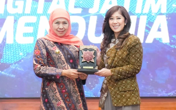 Thumbnail Berita - Khofifah-Menkomdigi Luncurkan Program Talenta Digital Jatim Mendunia