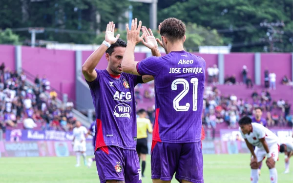 Thumbnail Berita - Macan Putih Ngamuk! Persik Kediri Tekuk Bali United 3-2