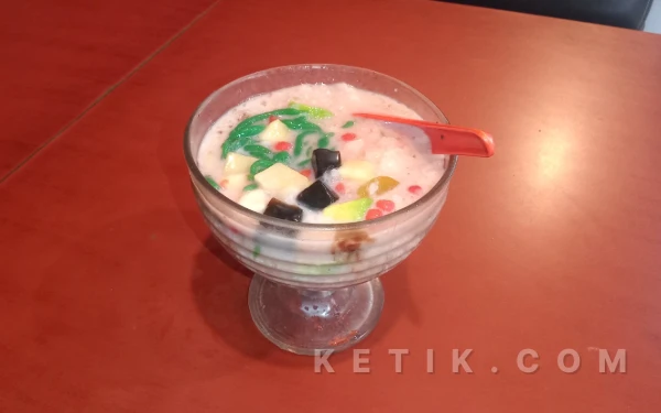 Thumbnail Berita - Dari Generasi ke Generasi, 5 Rekomendasi Minuman Legendaris Kota Malang yang Tak Pernah Kehilangan Peminat