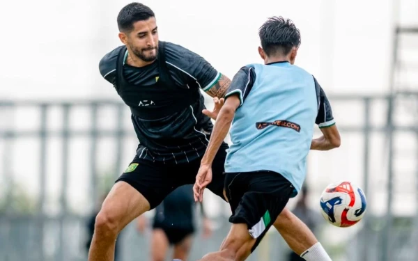 Thumbnail Berita - Baru Gabung Persebaya, Bruno Paraiba Langsung Ungkapkan Kompetitifnya Super League