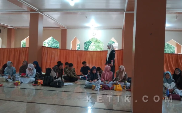 Thumbnail Berita - Calon Peserta Ekskul KIR dan SQS MAN 1 Kota Serang Diberi Wawasan Seputar Jurnalistik