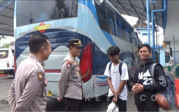 Thumbnail Berita - Terpisah 5 Hari dari Keluarga, Santri Asal Yogyakarta Diselamatkan Polisi di Bondowoso