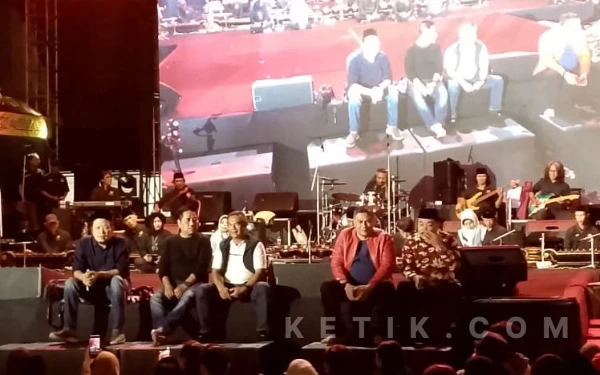 Thumbnail Berita - Hadirkan Noe Letto, Konser Amal Jazz Parlement DPRD Kabupaten Malang Tembus Rp399 Juta