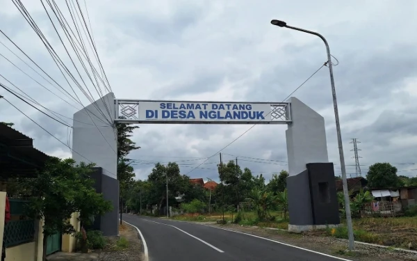 Thumbnail Berita - KKN-BBK 7 UNAIR Dorong Pengembangan Ekonomi, Lingkungan, dan Digital di Desa Nglanduk