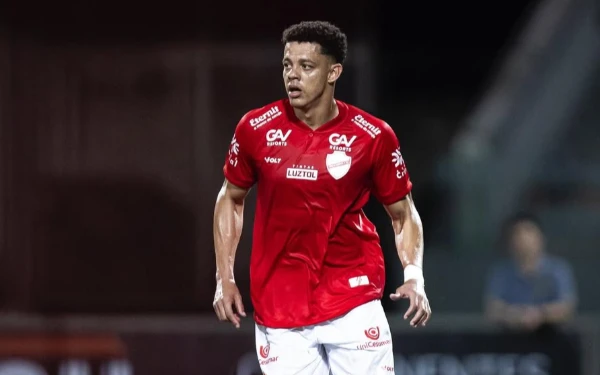 Thumbnail Berita - Usai Hansamu Yama dan Rio Fahmi, Arema FC Disebut Bakal Pinang Bek Brasil