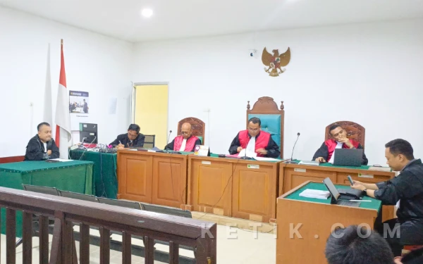 Thumbnail Berita - Hakim PN Palembang Vonis 6 Tahun Penjara Padeli, Kasus 13 Paket Sabu di Talang Semut