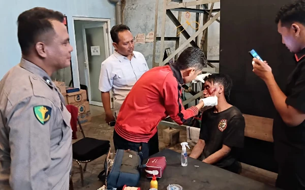 Thumbnail Berita - Begal Rampas Sepeda Motor Petani di Wonorejo Pasuruan, Warga Amankan Satu Pelaku ke Polisi