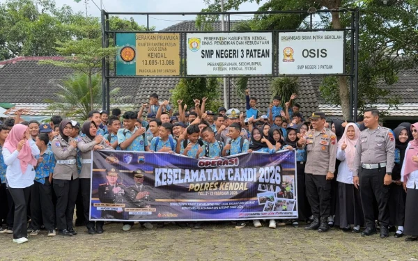 Thumbnail Berita - Polres Kendal Edukasi Keselamatan Berkendara kepada Siswa SMP Negeri 3 Patean