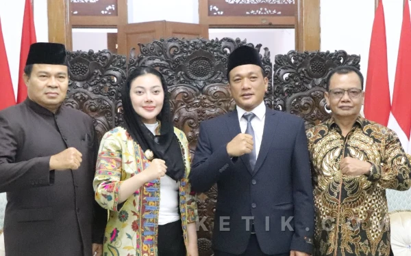 Thumbnail Berita - Resmi Dilantik, Direktur PDAM Siap Laksanakan Instruksi Bupati Brebes Tuntaskan Masalah Kebocoran dan Air Macet