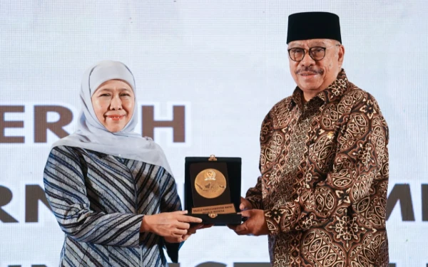 Thumbnail Berita - Khofifah Dorong Creative Financing untuk Perkuat Kemandirian Fiskal Jatim di Tengah Penyesuaian TKD